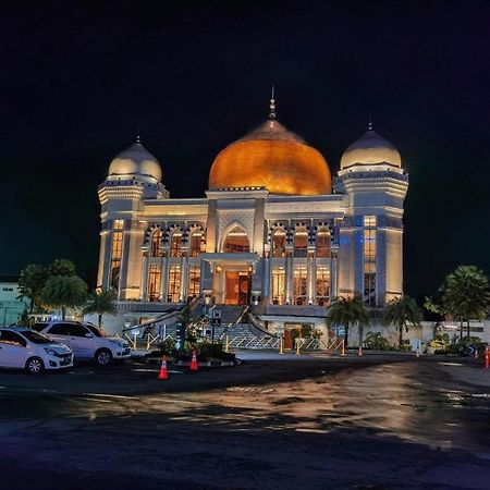 Gania Hotel Bandung Esterno foto